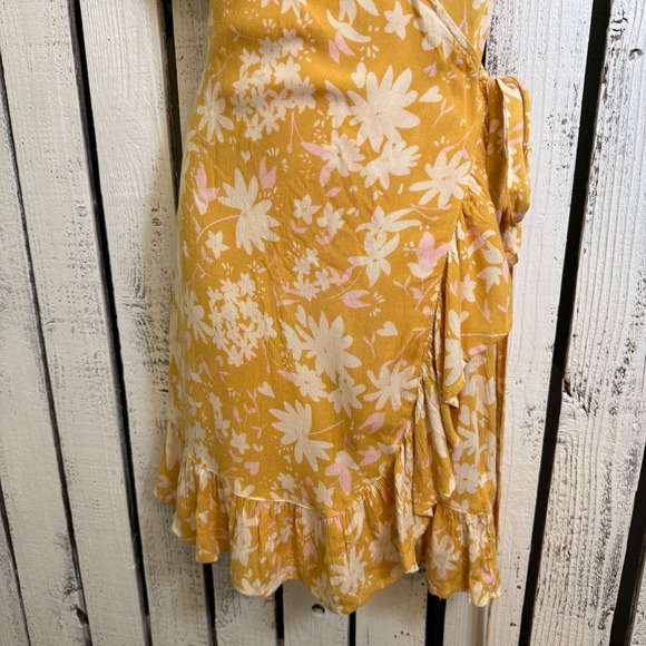 Billabong Floral Print Wrap Dress Yellow Ruffle Womens Medium Fairy Cottage Boho - Picture 13 of 16